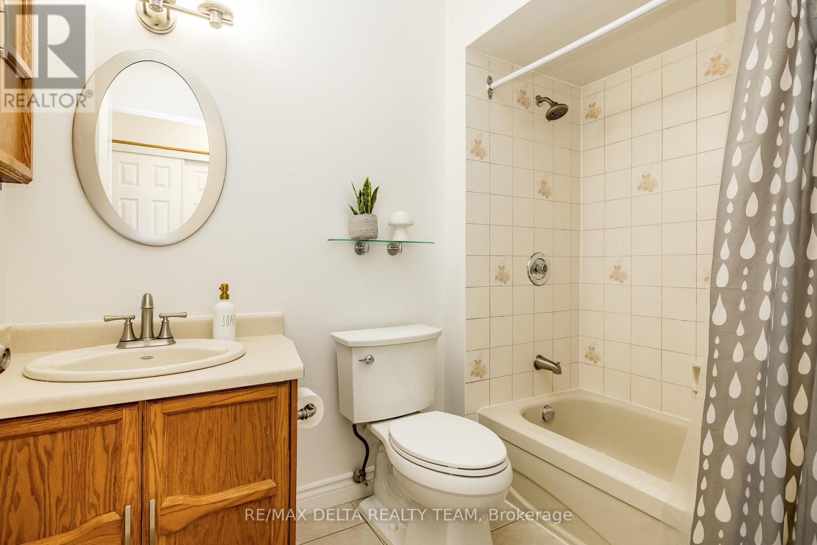 205 - 1720 Marsala Crescent, Ottawa, Ontario  K4A 2G8 - Photo 12 - X12505368