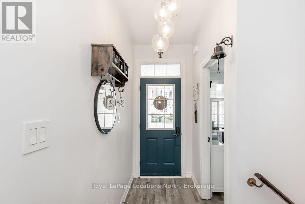 29 Berkshire Avenue, Wasaga Beach, Ontario  L9Z 0G3 - Photo 2 - S12505302