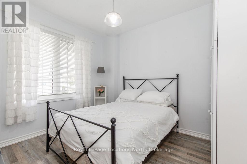 29 Berkshire Avenue, Wasaga Beach, Ontario  L9Z 0G3 - Photo 3 - S12505302