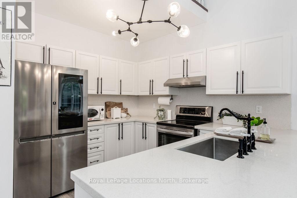 29 Berkshire Avenue, Wasaga Beach, Ontario  L9Z 0G3 - Photo 5 - S12505302