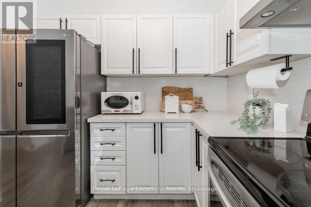 29 Berkshire Avenue, Wasaga Beach, Ontario  L9Z 0G3 - Photo 8 - S12505302