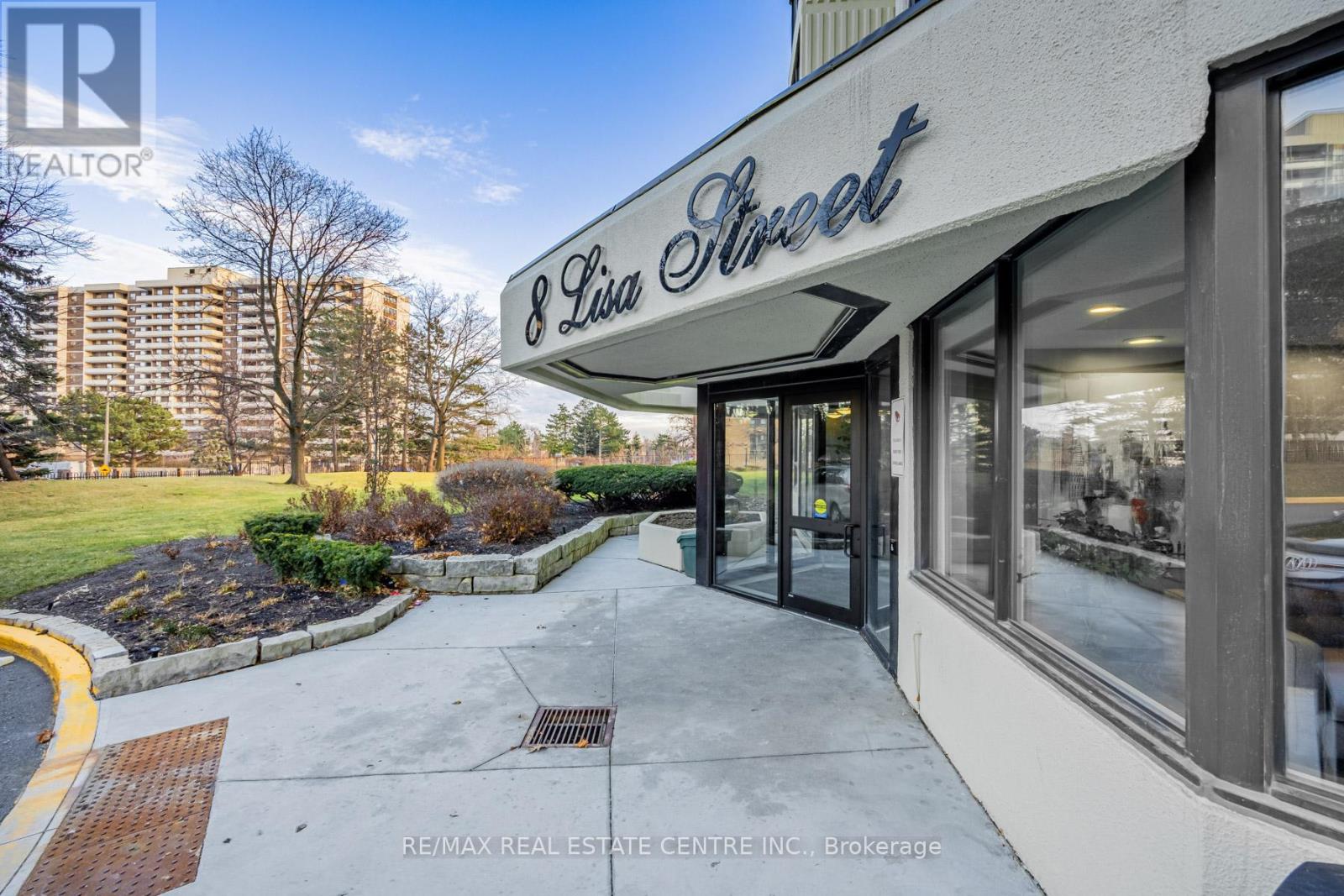 403 - 8 Lisa Street, Brampton, Ontario  L6T 4S6 - Photo 2 - W12505198