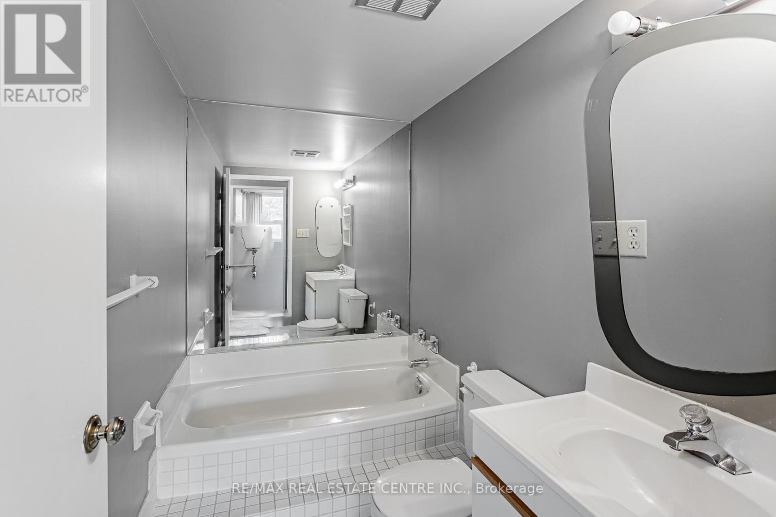 403 - 8 Lisa Street, Brampton, Ontario  L6T 4S6 - Photo 27 - W12505198