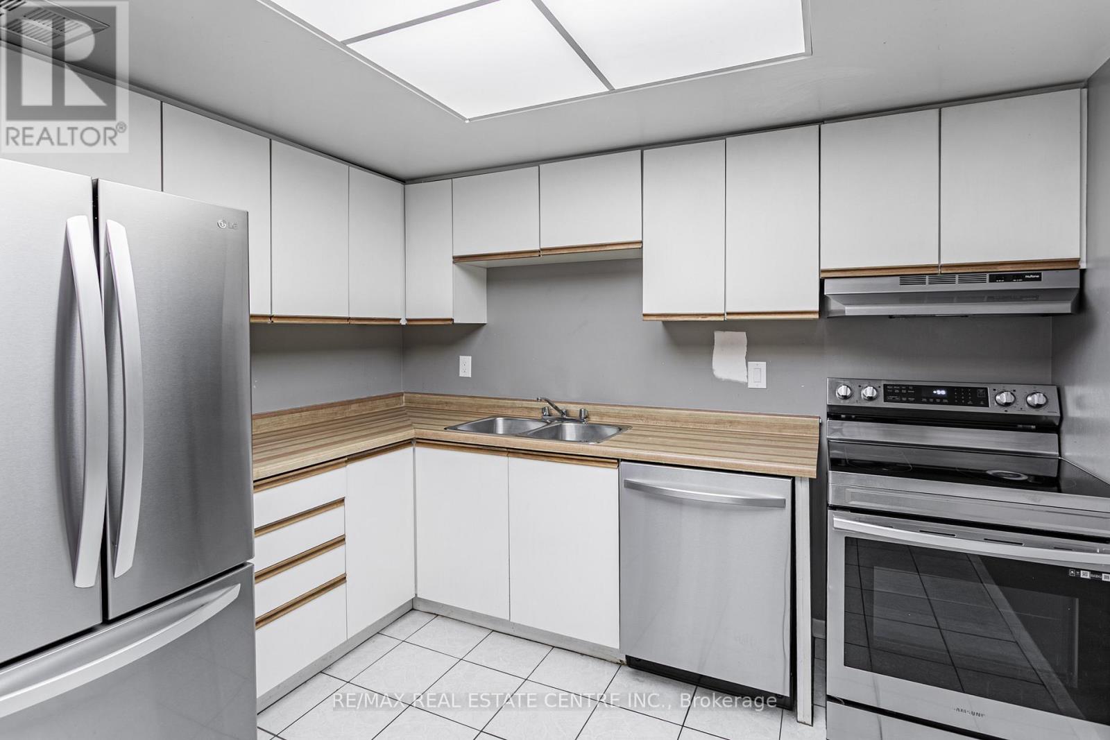 403 - 8 Lisa Street, Brampton, Ontario  L6T 4S6 - Photo 28 - W12505198