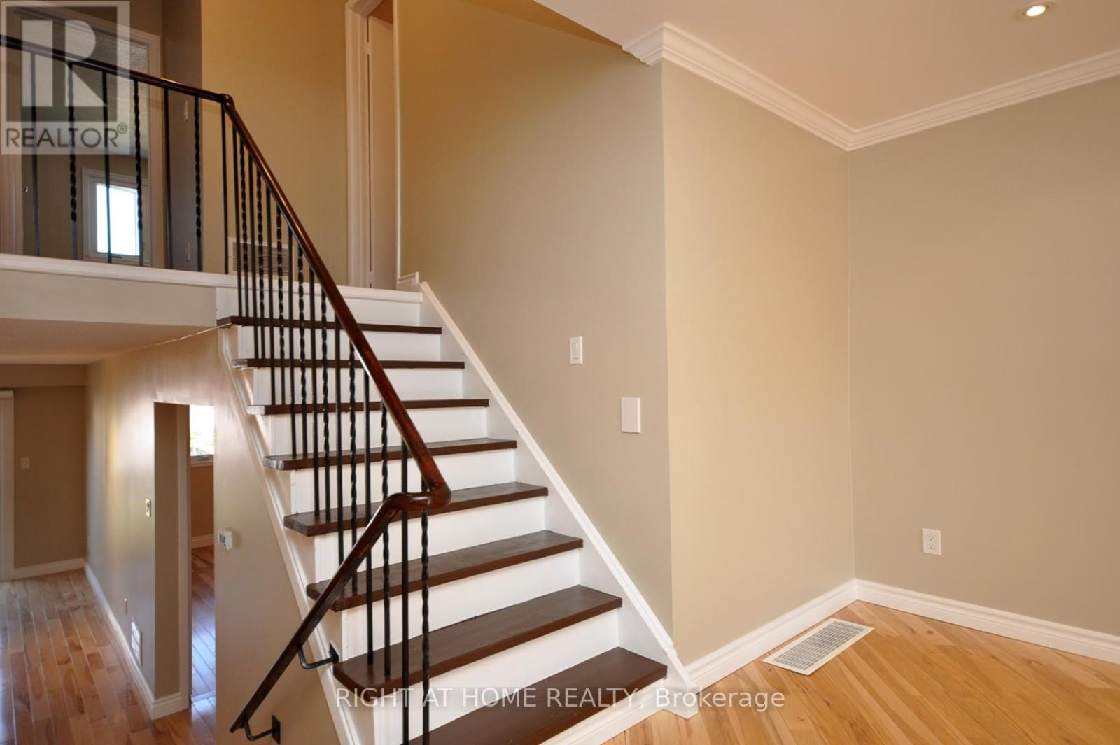4165 Quaker Hill Drive, Mississauga, Ontario  L5C 3M2 - Photo 28 - W12505214