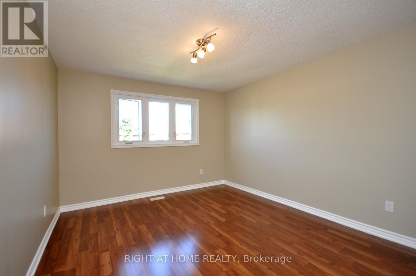 4165 Quaker Hill Drive, Mississauga, Ontario  L5C 3M2 - Photo 31 - W12505214