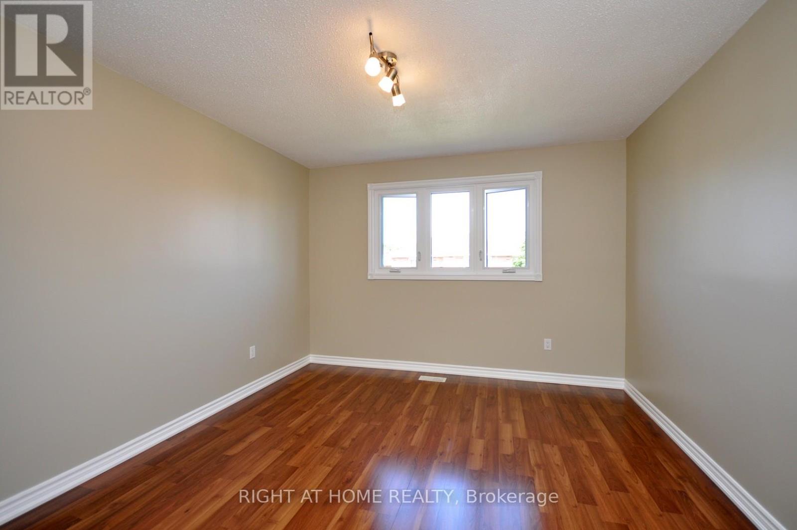 4165 Quaker Hill Drive, Mississauga, Ontario  L5C 3M2 - Photo 32 - W12505214