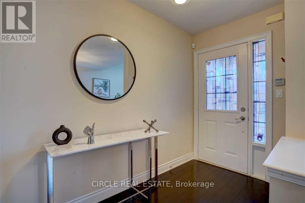 2971 Westoak Trails Boulevard, Oakville, Ontario  L6M 5E5 - Photo 2 - W12505220