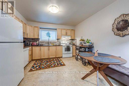 97 Martin Street, Milton, Ontario  L9T 2R3 - Photo 5 - W12505258