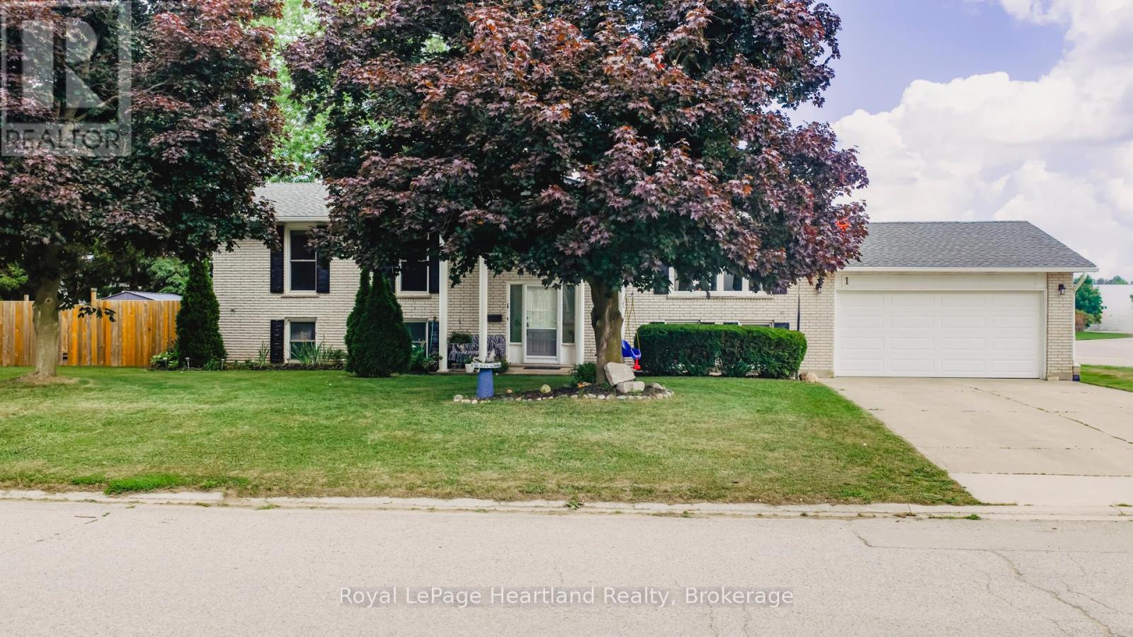 1 ALEXANDER STREET, Huron East, Ontario