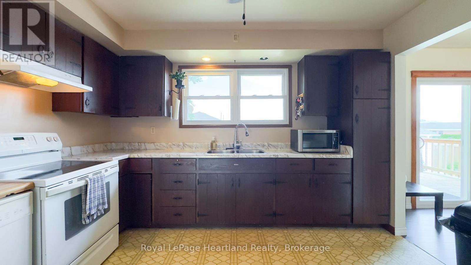 1 Alexander Street, Huron East, Ontario  N0K 1W0 - Photo 12 - X12505346