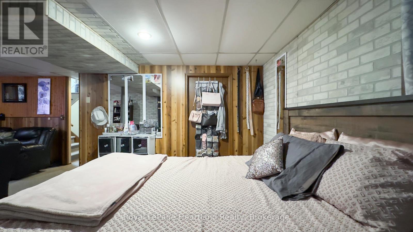 1 Alexander Street, Huron East, Ontario  N0K 1W0 - Photo 35 - X12505346