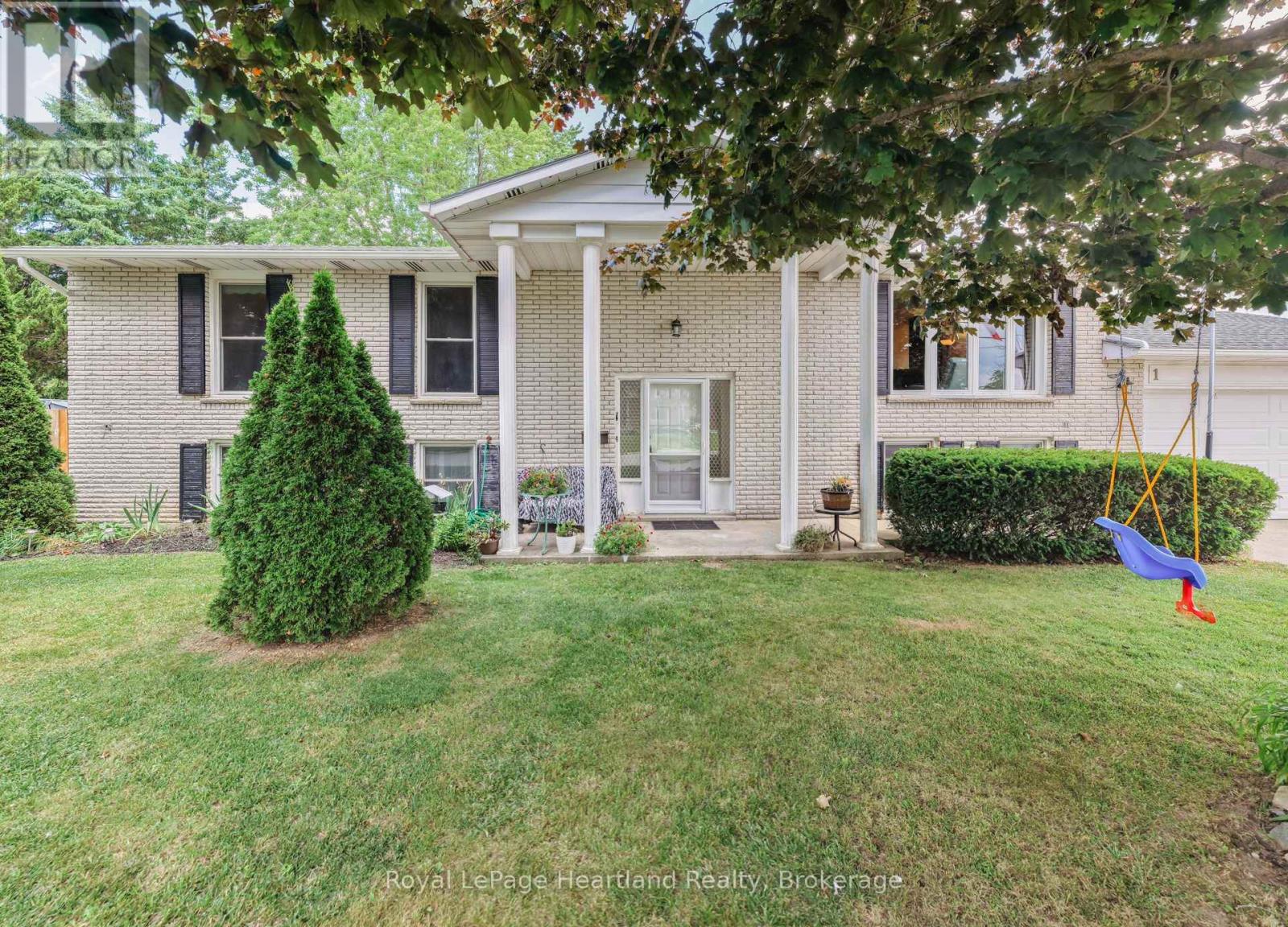 1 Alexander Street, Huron East, Ontario  N0K 1W0 - Photo 4 - X12505346