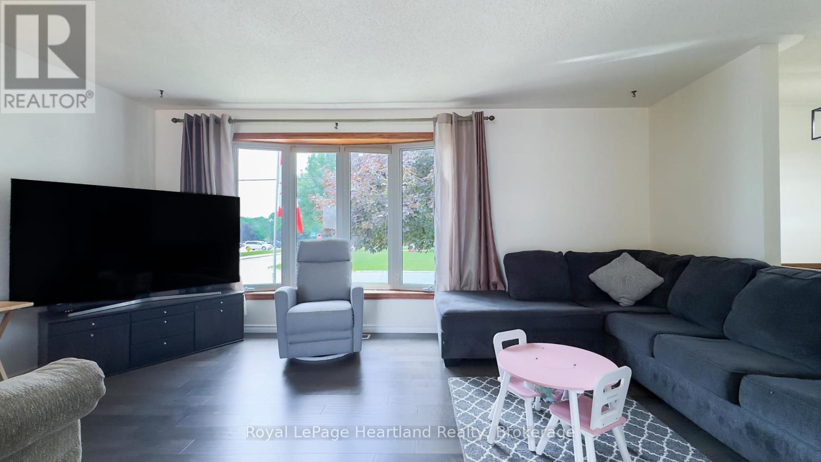 1 Alexander Street, Huron East, Ontario  N0K 1W0 - Photo 7 - X12505346