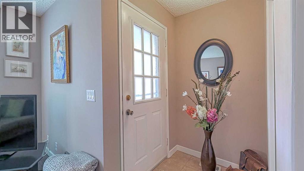 135 Woodsman Lane Sw, Calgary, Alberta  T2W 4Z5 - Photo 3 - A2262352