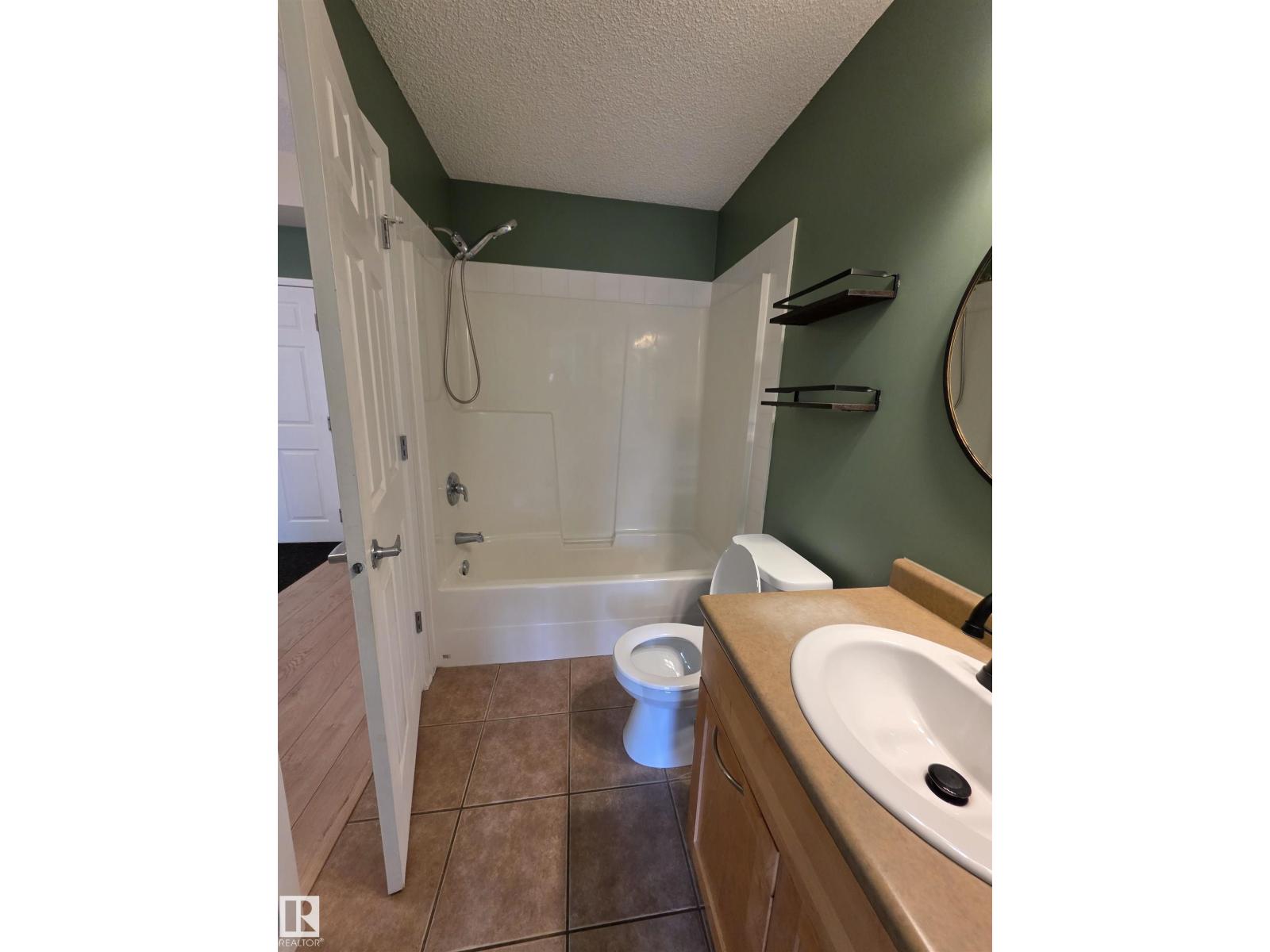 ##2-105 4245 139 Av Nw Nw, Edmonton, Alberta  T5Y 3E8 - Photo 10 - E4464590