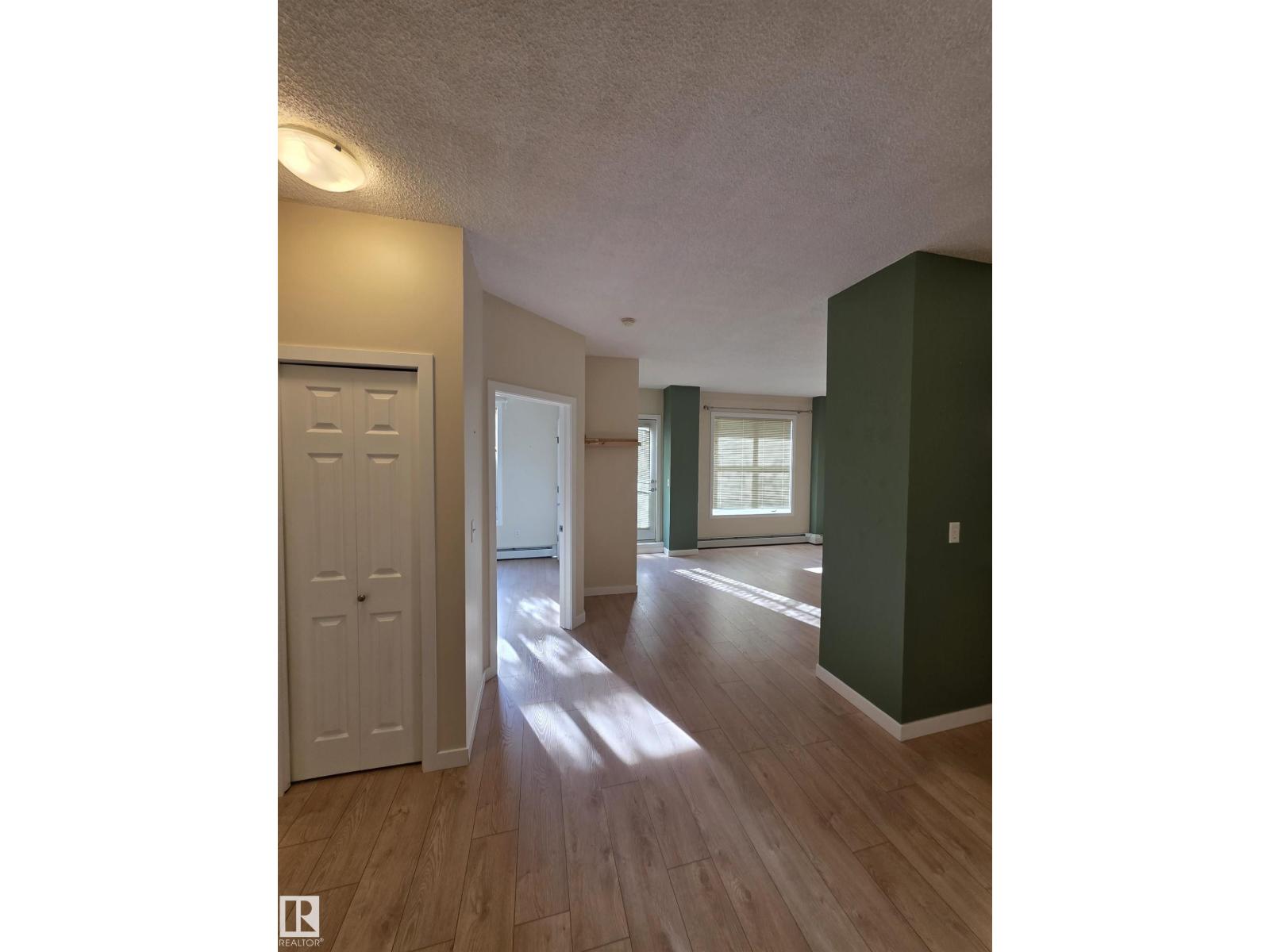 ##2-105 4245 139 Av Nw Nw, Edmonton, Alberta  T5Y 3E8 - Photo 5 - E4464590