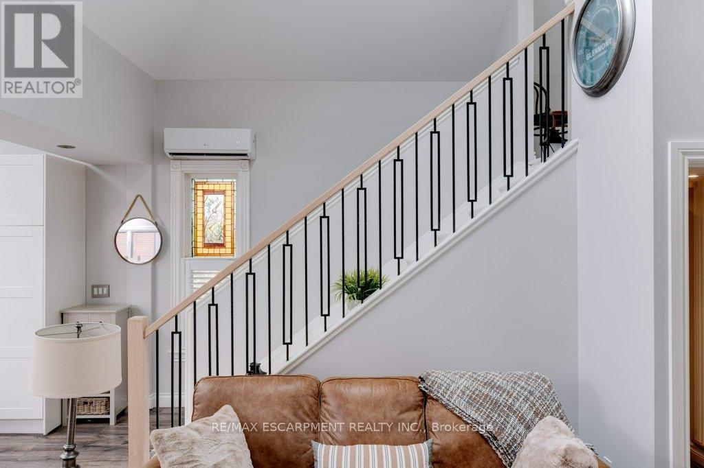 7 Homewood Avenue, Hamilton, Ontario  L8P 2M1 - Photo 23 - X12505194