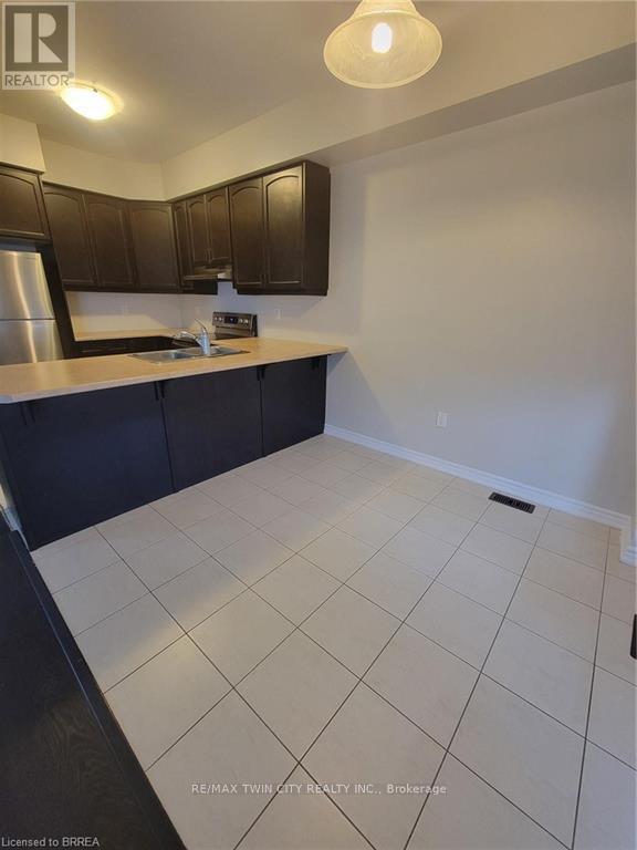 136 Flagg Avenue, Brant, Ontario  N3L 0J8 - Photo 7 - X12505212