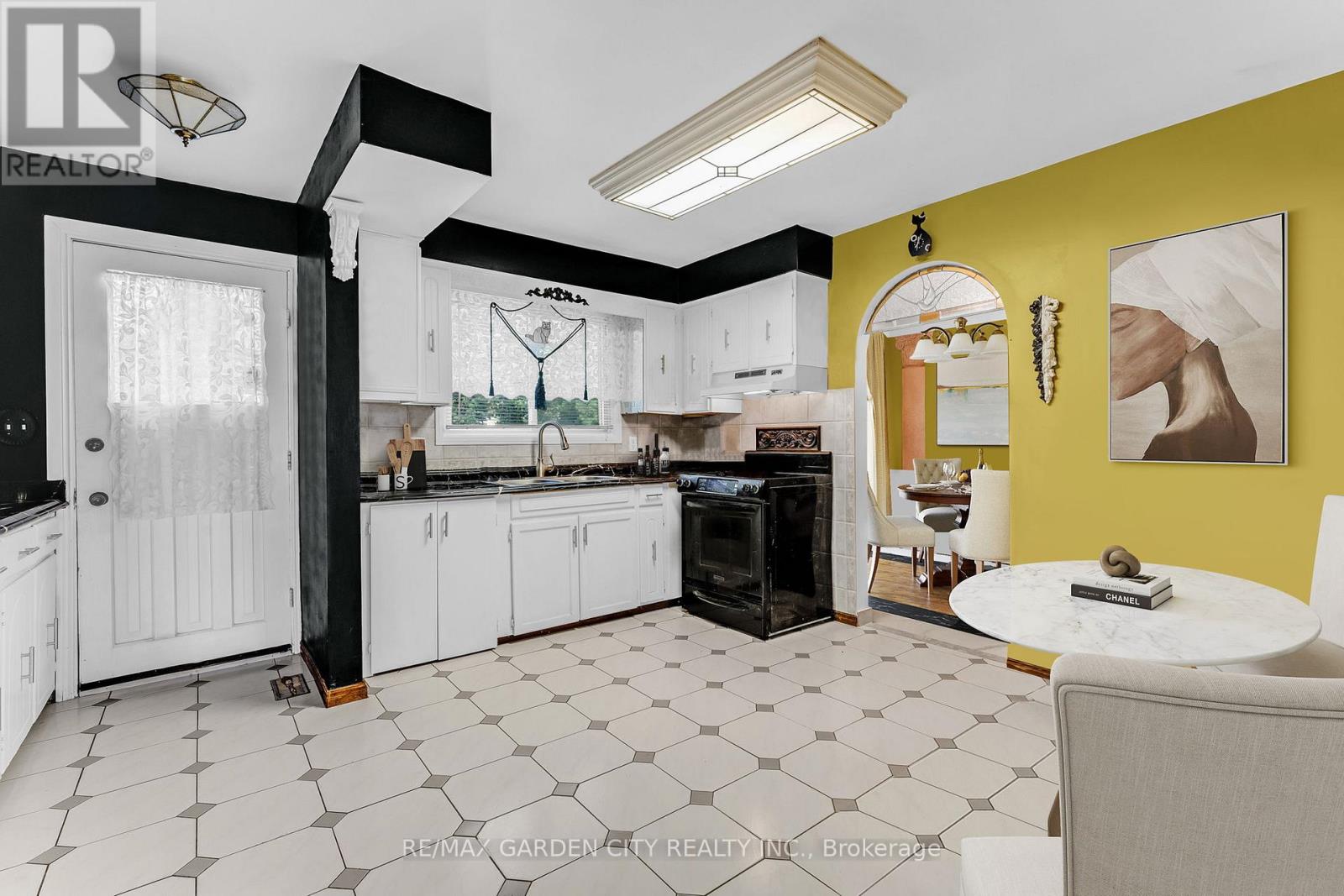 4200 Eastdale Drive, Lincoln, Ontario  L3J 0N3 - Photo 13 - X12505232