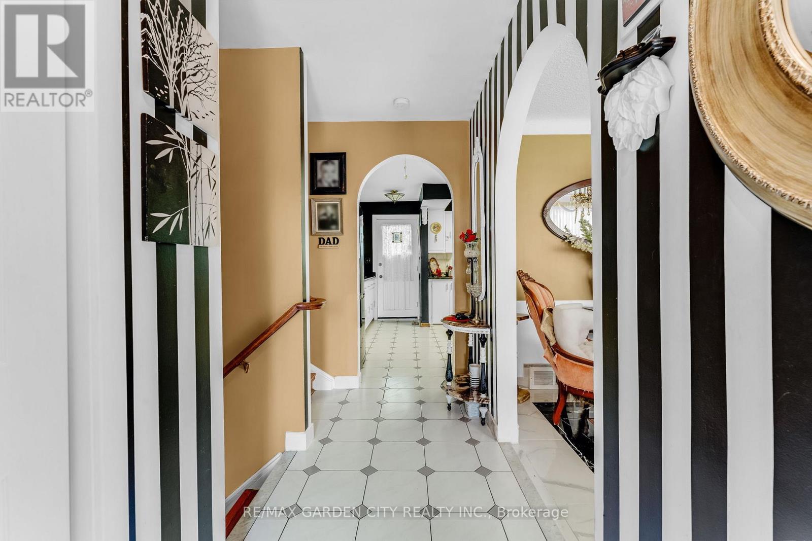 4200 Eastdale Drive, Lincoln, Ontario  L3J 0N3 - Photo 6 - X12505232