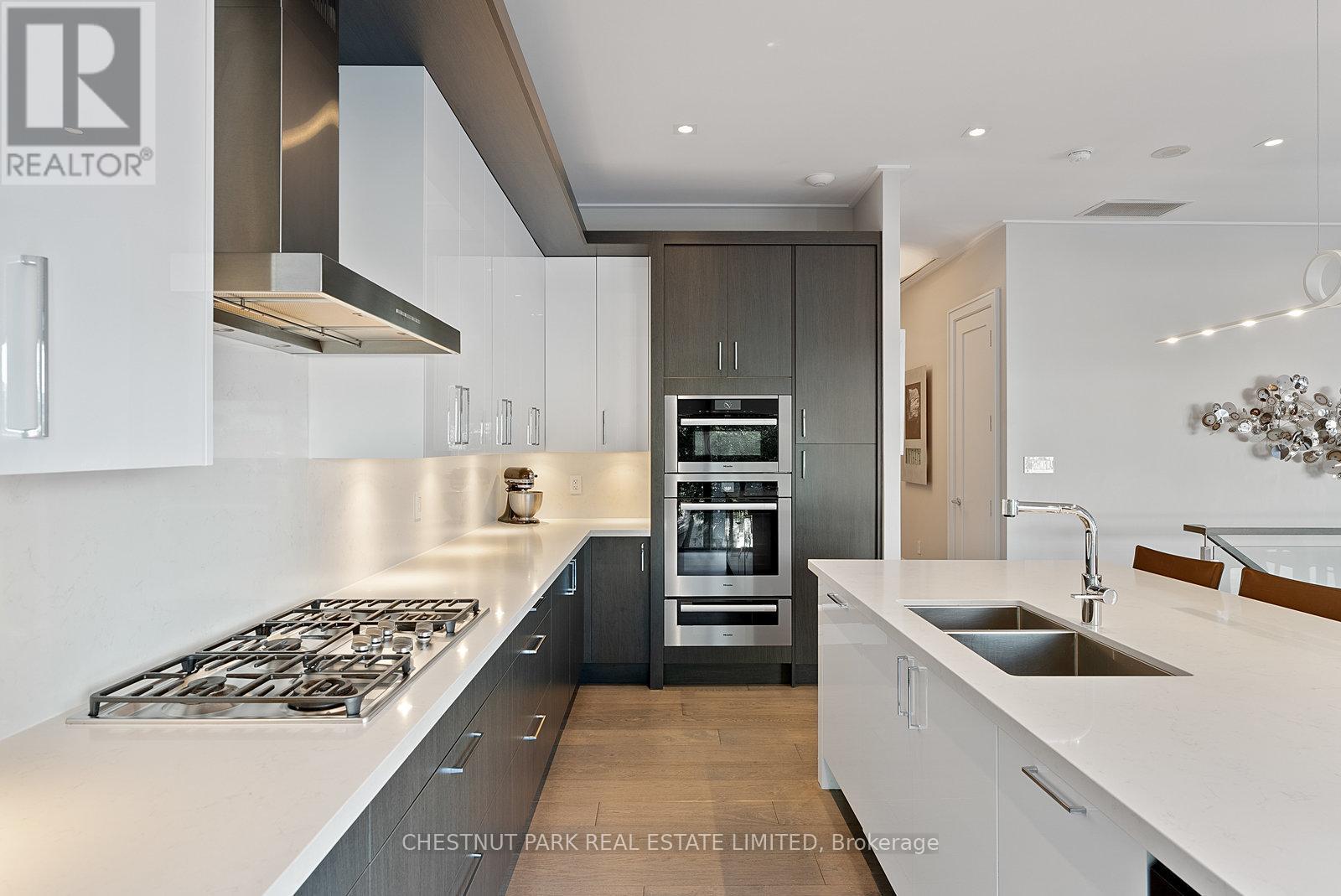 3g - 36 Hazelton Avenue, Toronto, Ontario  M5R 2E2 - Photo 3 - C12505292