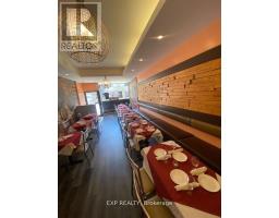 606 BLOOR STREET W, Toronto, Ontario