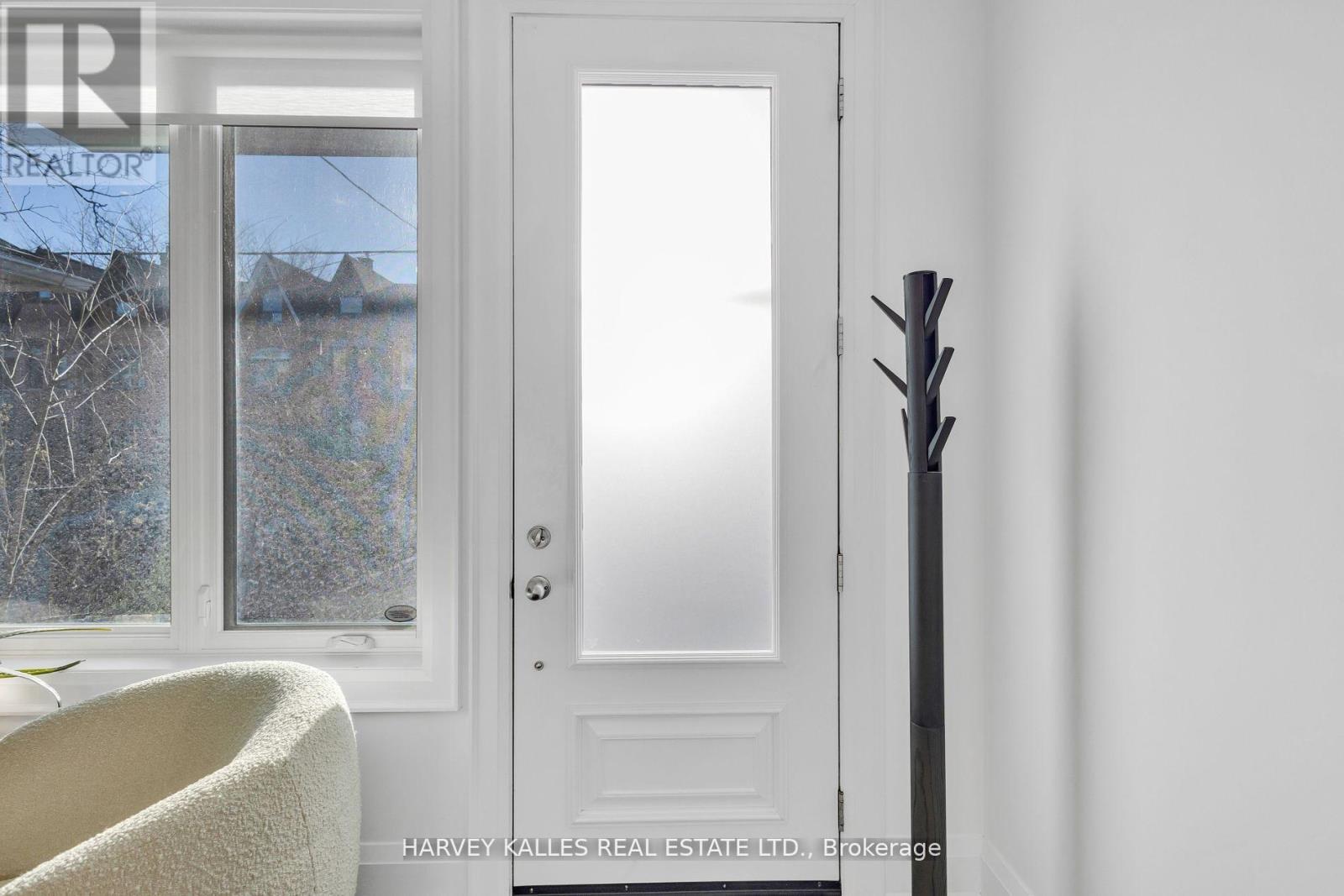 257 Borden Street, Toronto, Ontario  M5S 2N5 - Photo 4 - C12505338