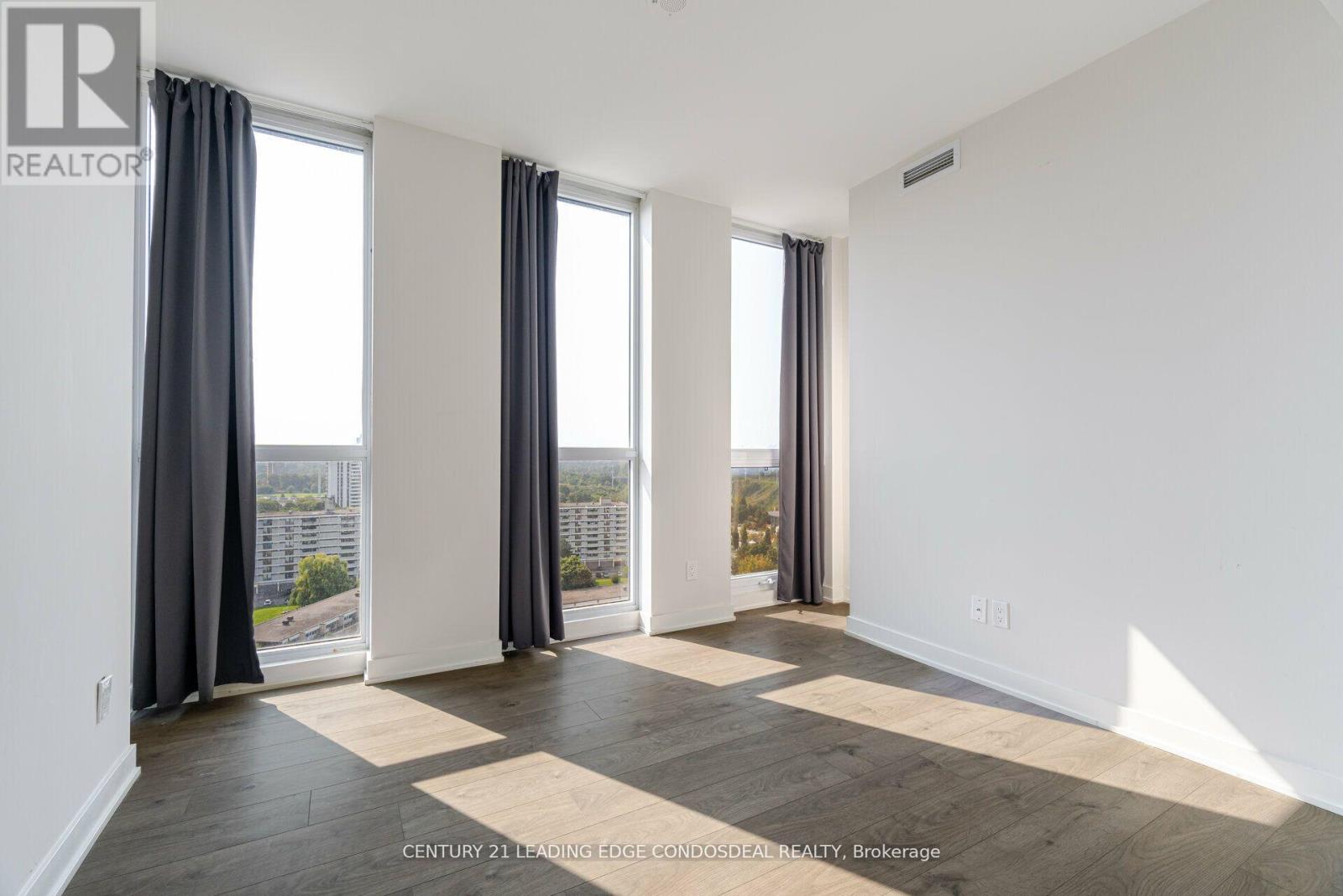 1710 - 2 Sonic Way, Toronto, Ontario  M3C 0P2 - Photo 18 - C12505402