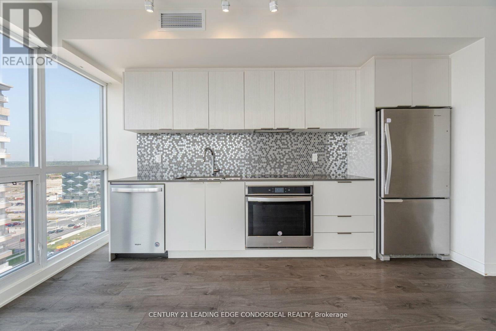 1710 - 2 Sonic Way, Toronto, Ontario  M3C 0P2 - Photo 9 - C12505402