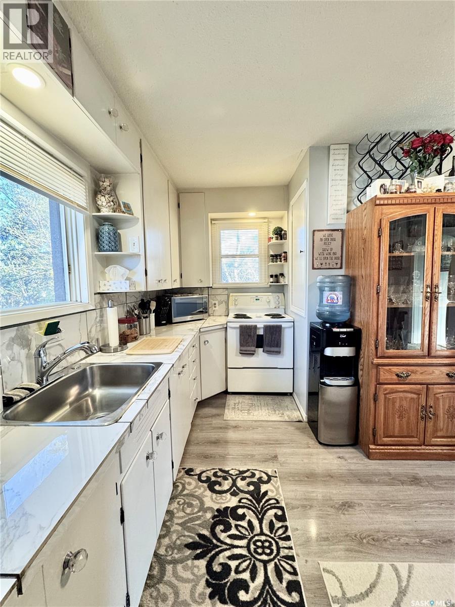 534 21st Street E, Prince Albert, Saskatchewan  S6V 1M4 - Photo 3 - SK022319