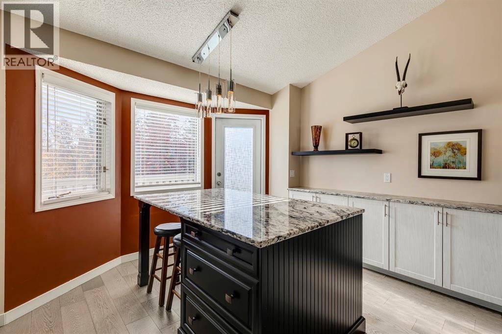 19 Sunlake Gardens Se, Calgary, Alberta  T2X 3G4 - Photo 11 - A2265866