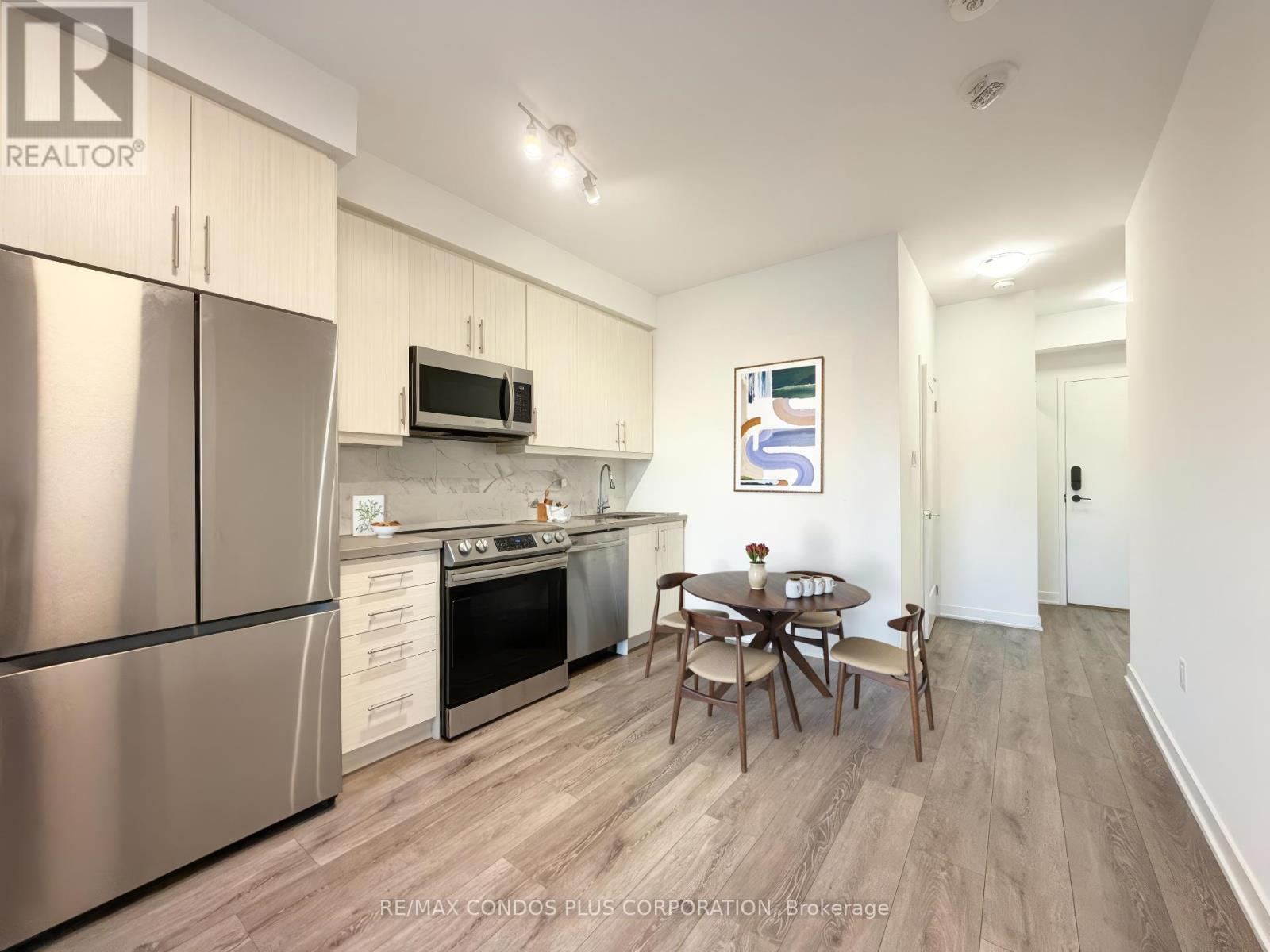 712 - 95 Oneida Crescent, Richmond Hill, Ontario  L4B 0H5 - Photo 4 - N12505314