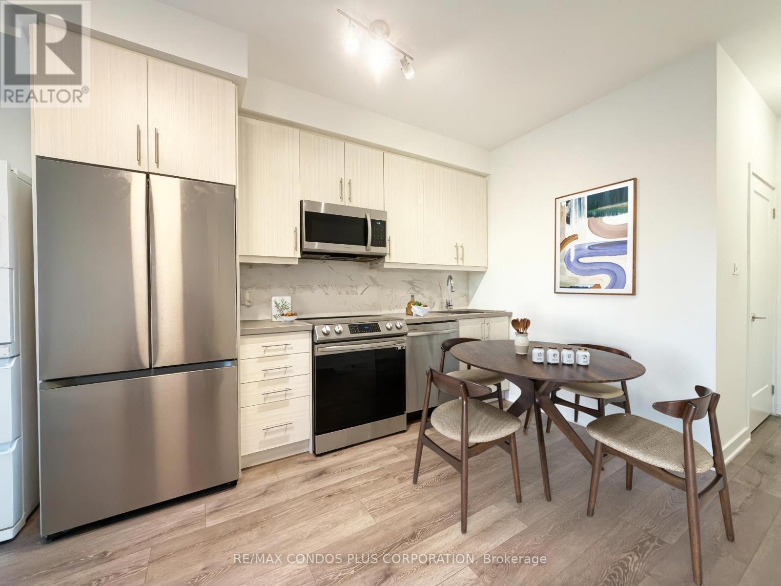 712 - 95 Oneida Crescent, Richmond Hill, Ontario  L4B 0H5 - Photo 5 - N12505314