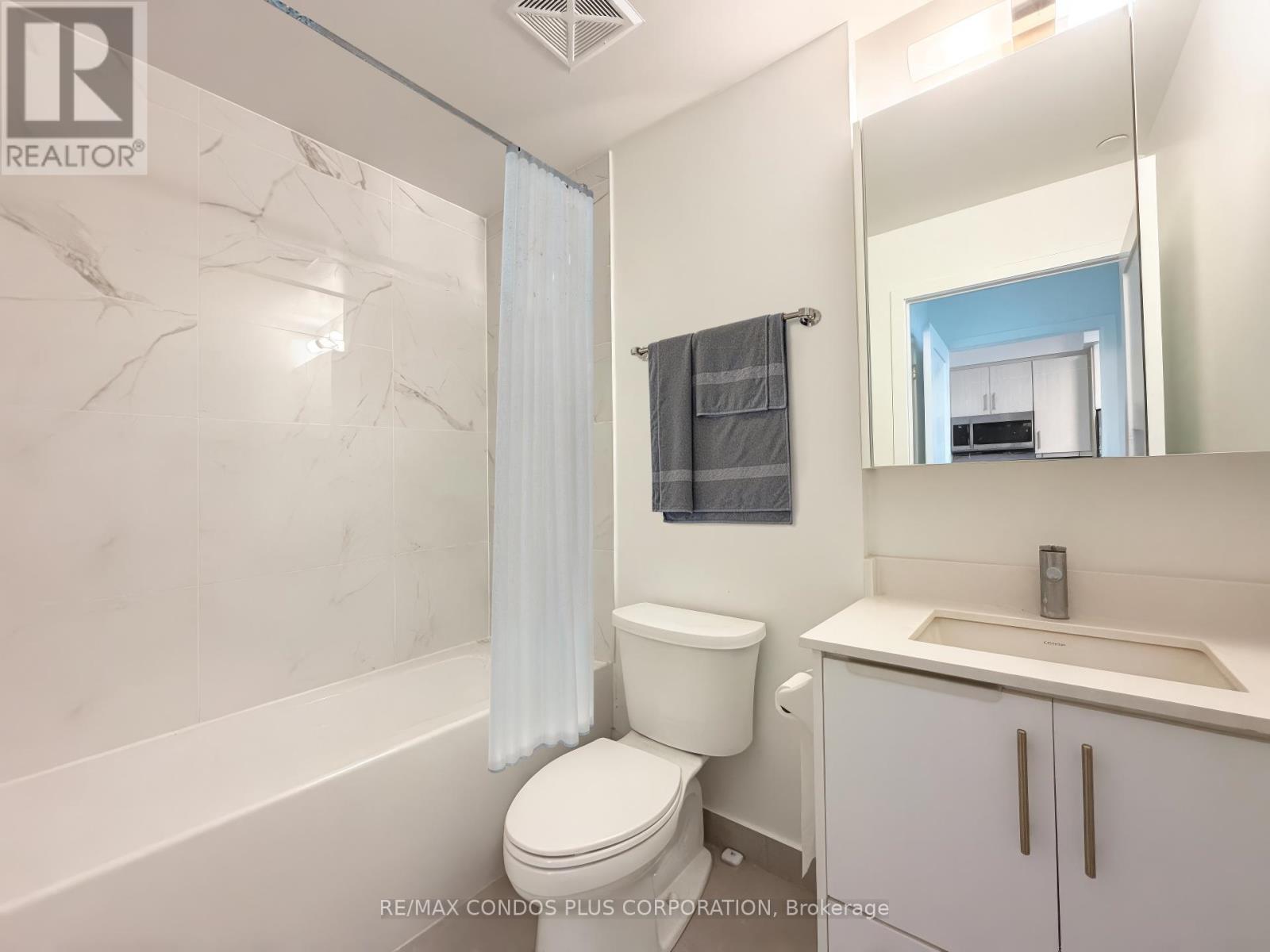 712 - 95 Oneida Crescent, Richmond Hill, Ontario  L4B 0H5 - Photo 8 - N12505314