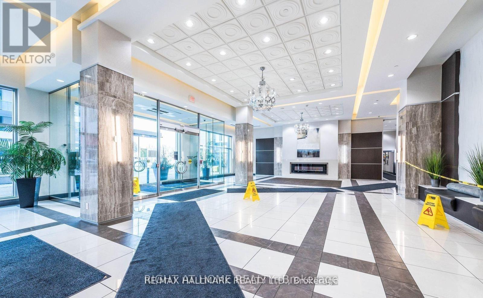 911 - 7171 Yonge Street, Markham, Ontario  L3T 0C5 - Photo 2 - N12505328