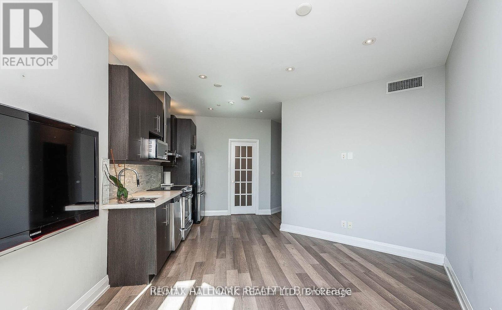 911 - 7171 Yonge Street, Markham, Ontario  L3T 0C5 - Photo 5 - N12505328