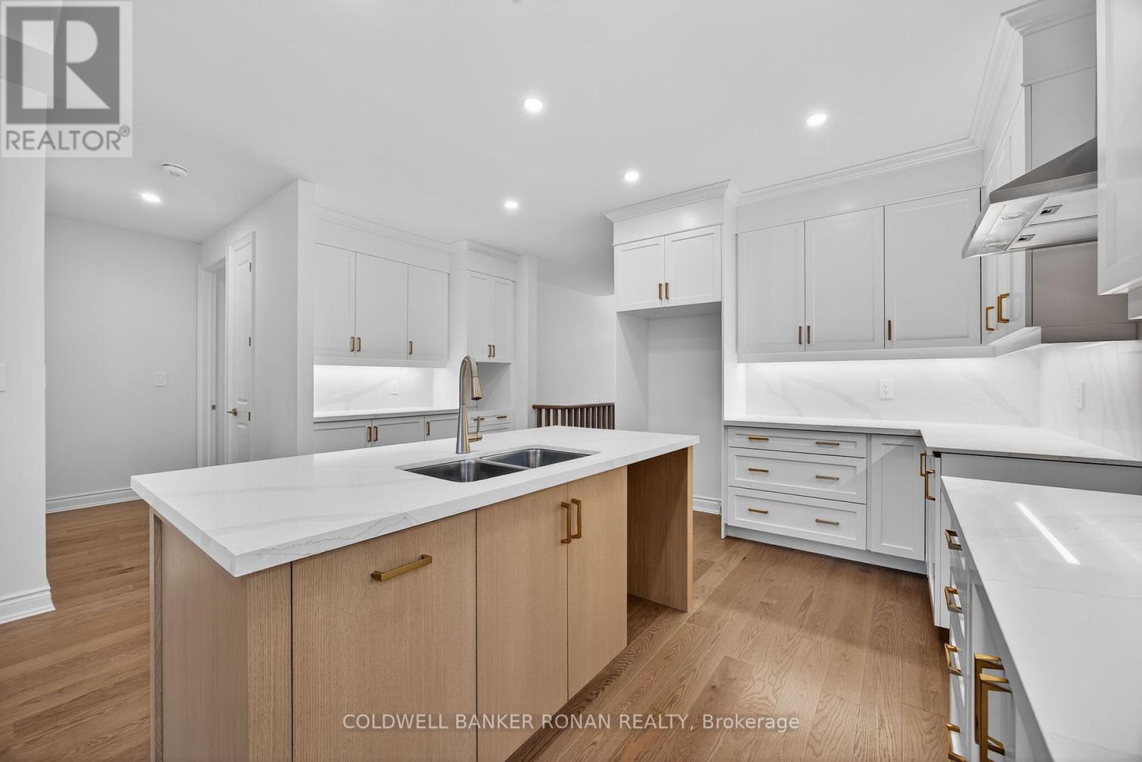 241 Ridge Way, New Tecumseth, Ontario  L9R 0W4 - Photo 10 - N12505412