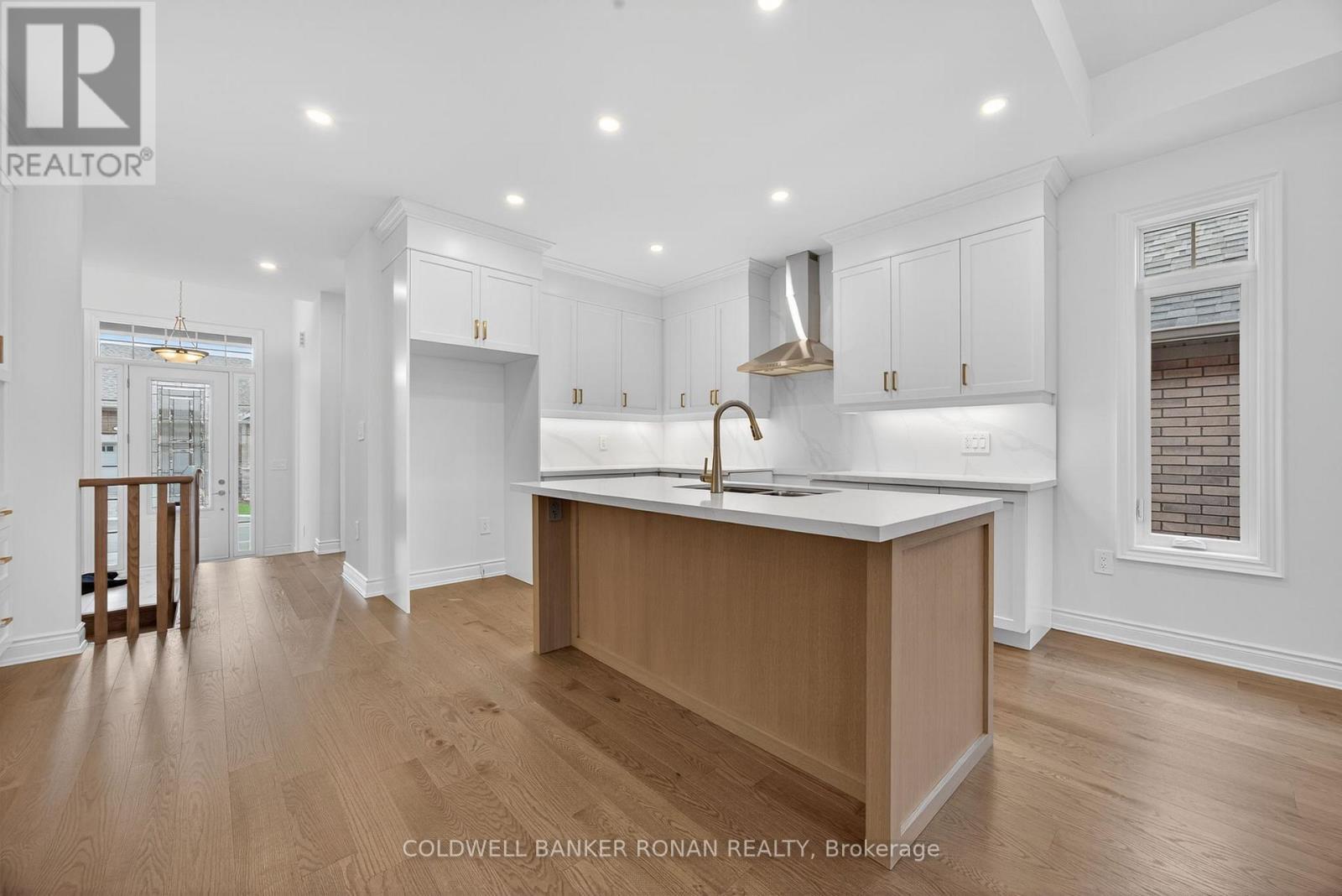 241 Ridge Way, New Tecumseth, Ontario  L9R 0W4 - Photo 6 - N12505412