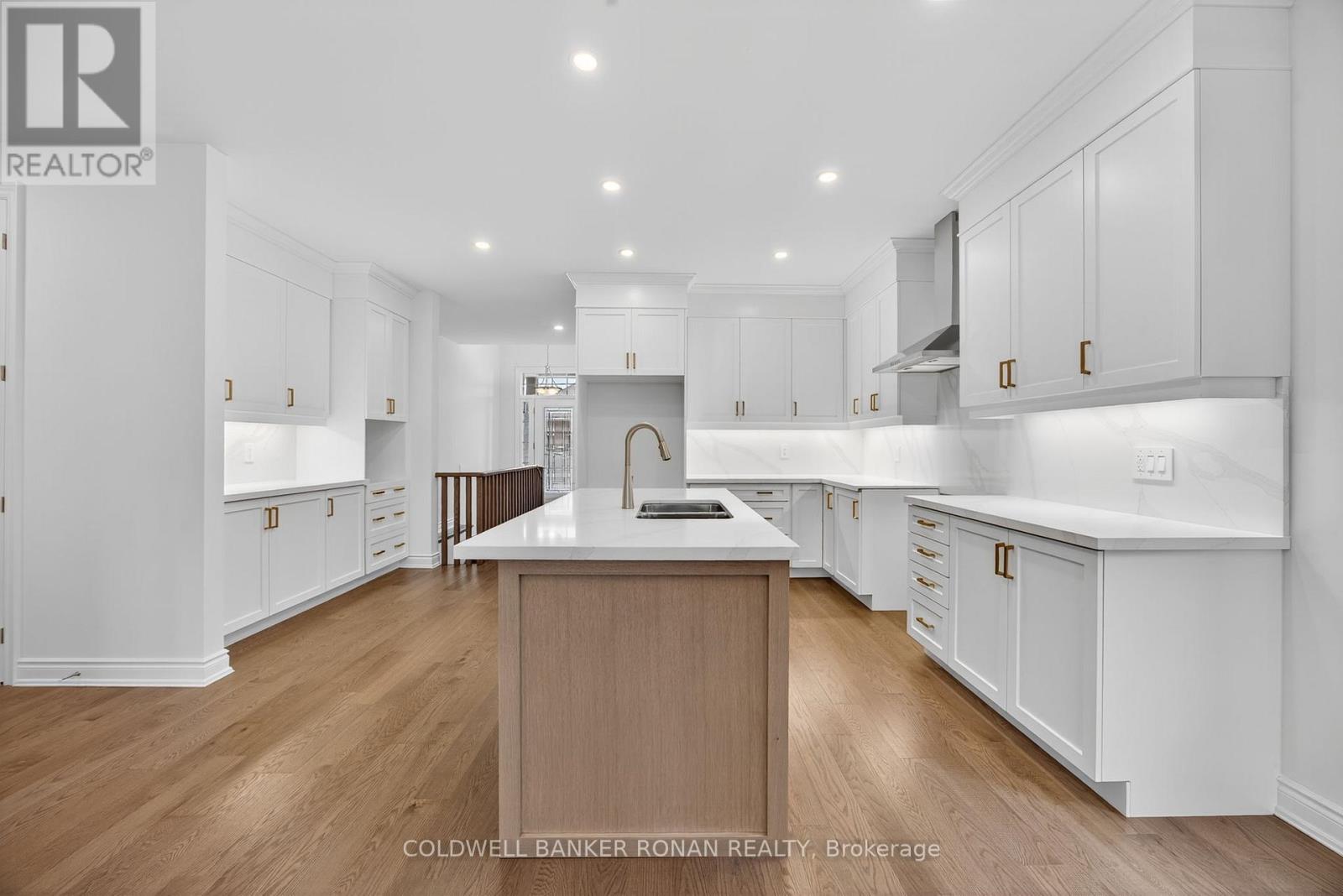 241 Ridge Way, New Tecumseth, Ontario  L9R 0W4 - Photo 9 - N12505412