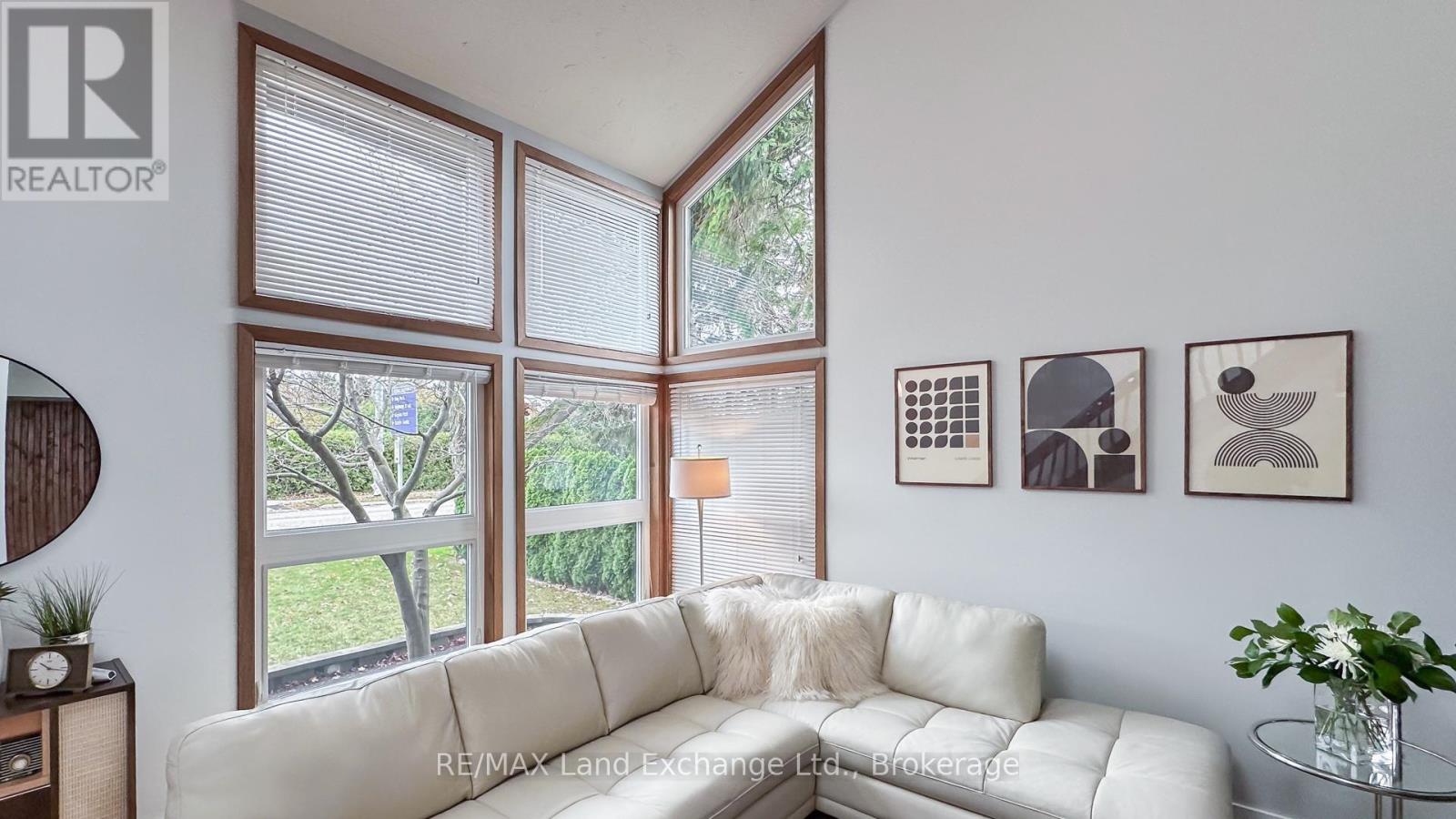 222 Penetangore Row, Kincardine, Ontario  N2Z 2P6 - Photo 6 - X12153013