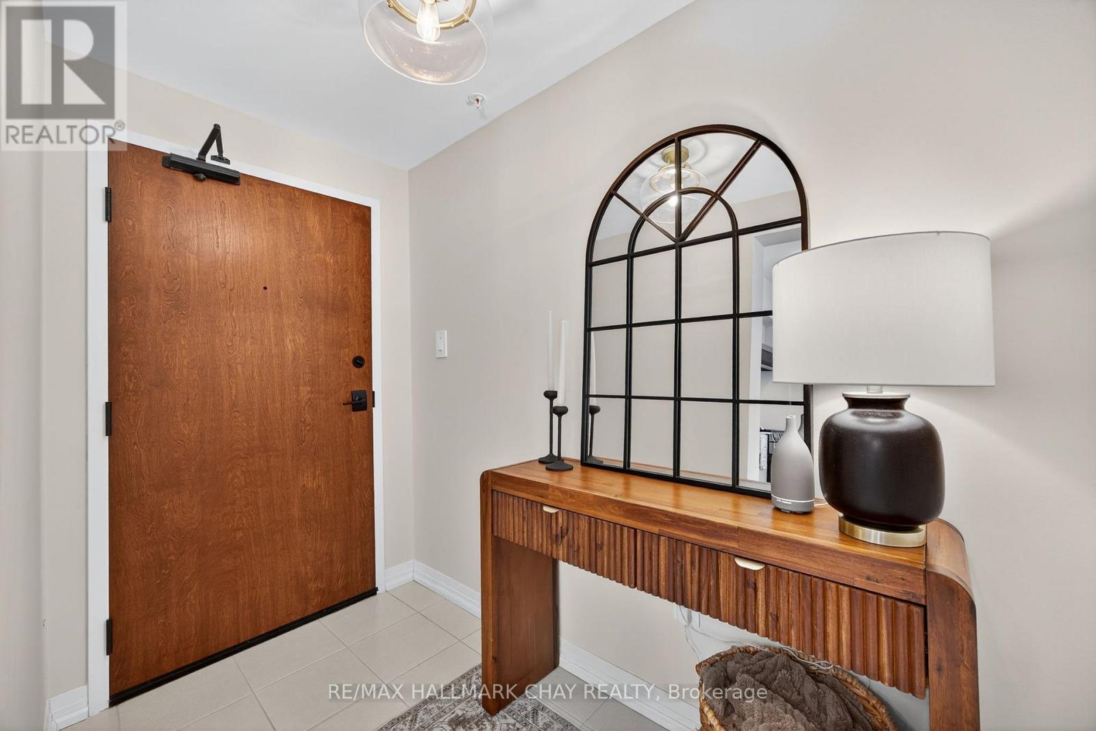 203 - 15 Kneeshaw Drive, Barrie (Innis-Shore), Ontario  L9J 0J8 - Photo 2 - S12505294