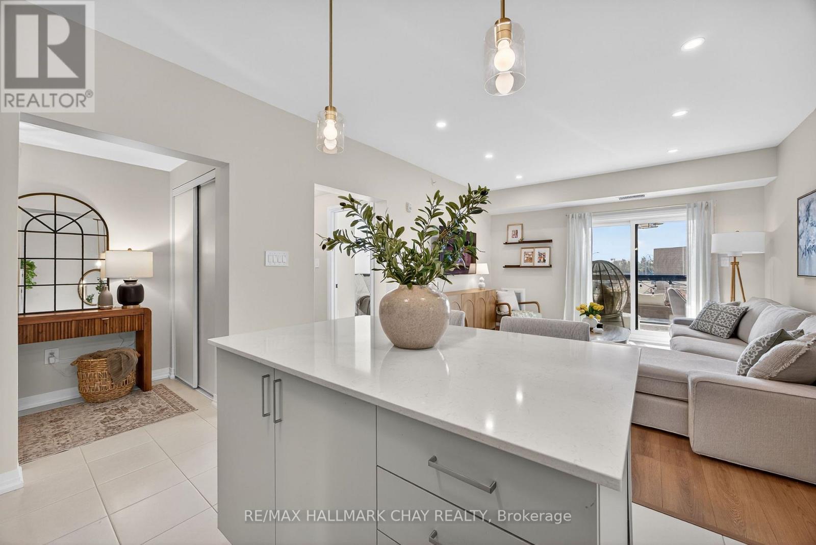 203 - 15 Kneeshaw Drive, Barrie (Innis-Shore), Ontario  L9J 0J8 - Photo 9 - S12505294