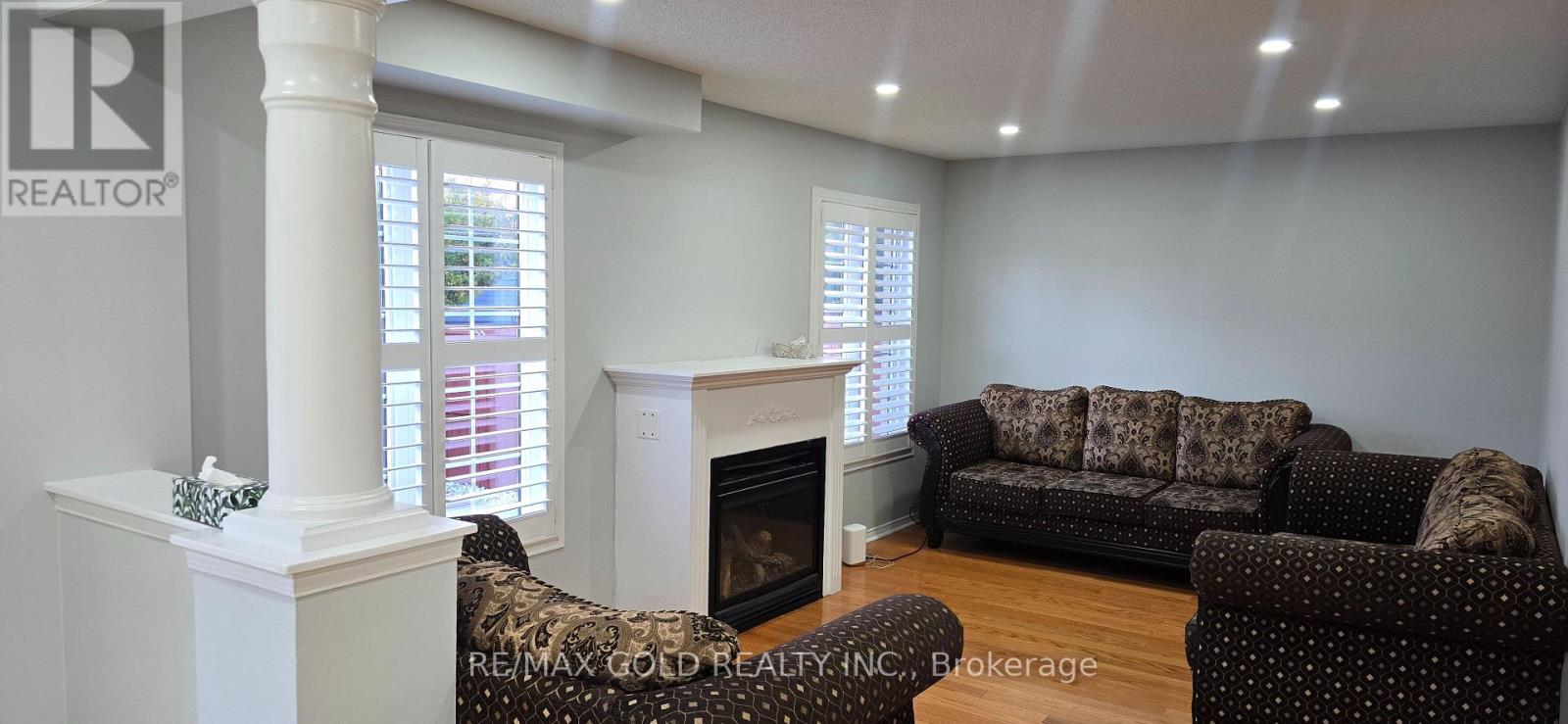 4 Fandor Way, Brampton, Ontario  L7A 2G6 - Photo 8 - W12483523