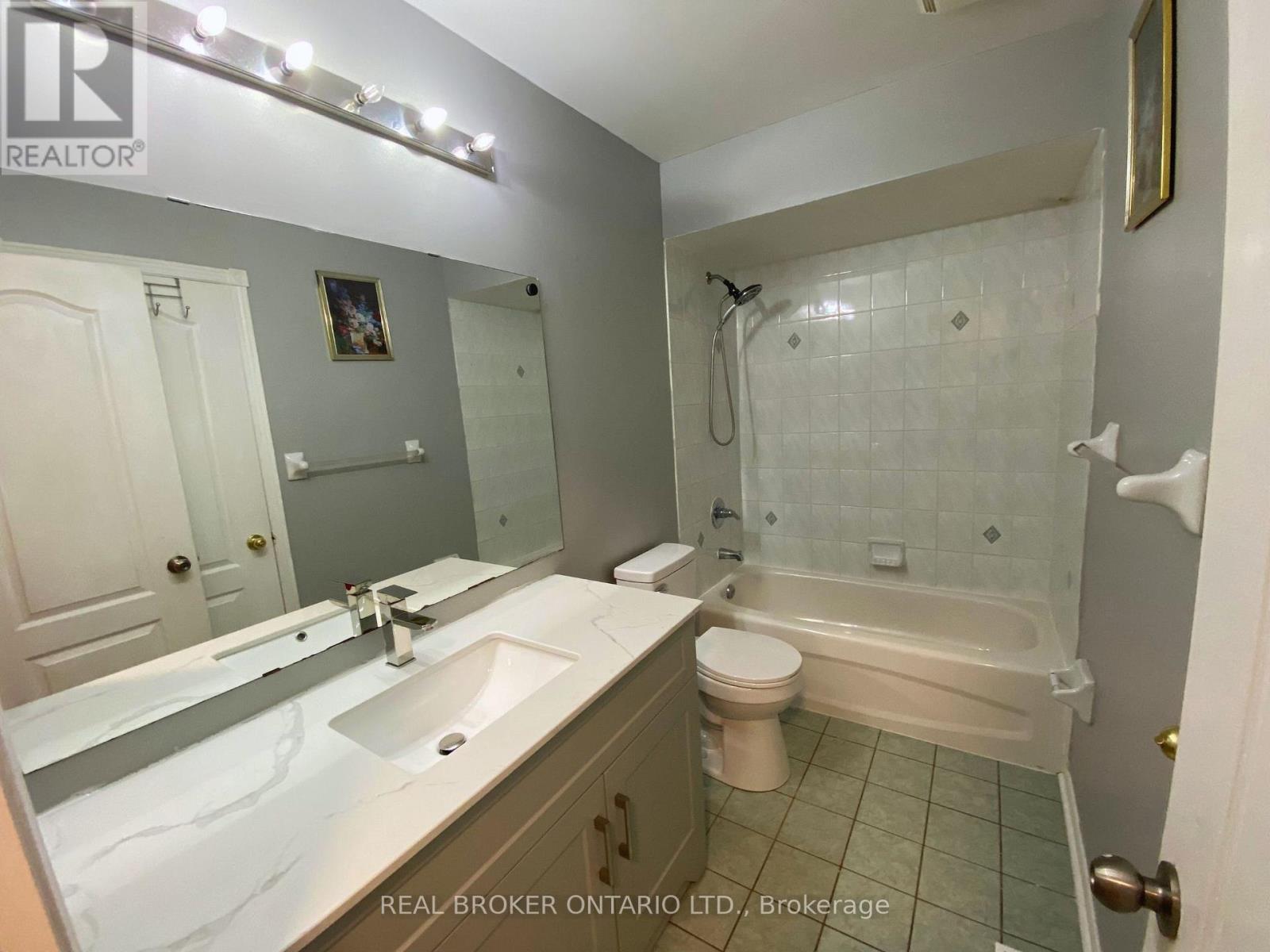 Main Unit - 80 Redfinch Way, Brampton, Ontario  L7A 2B1 - Photo 16 - W12487070