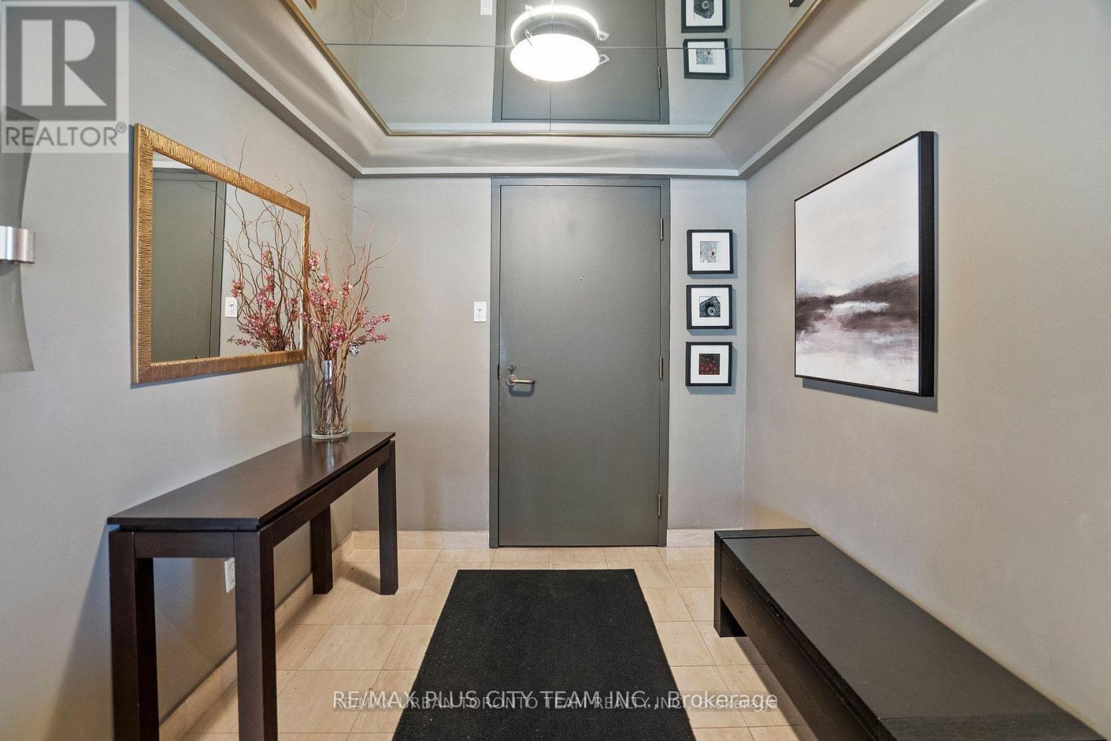 707 - 251 Queens Quay W, Toronto, Ontario  M5J 2R9 - Photo 2 - C12497870