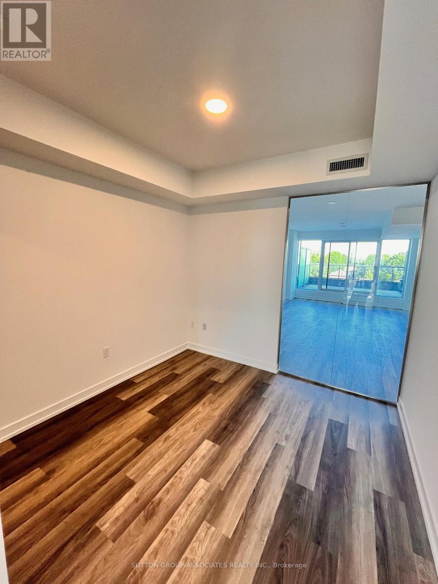 512 - 6 Chartwell Road, Toronto, Ontario  M8Z 0H2 - Photo 5 - W12505280