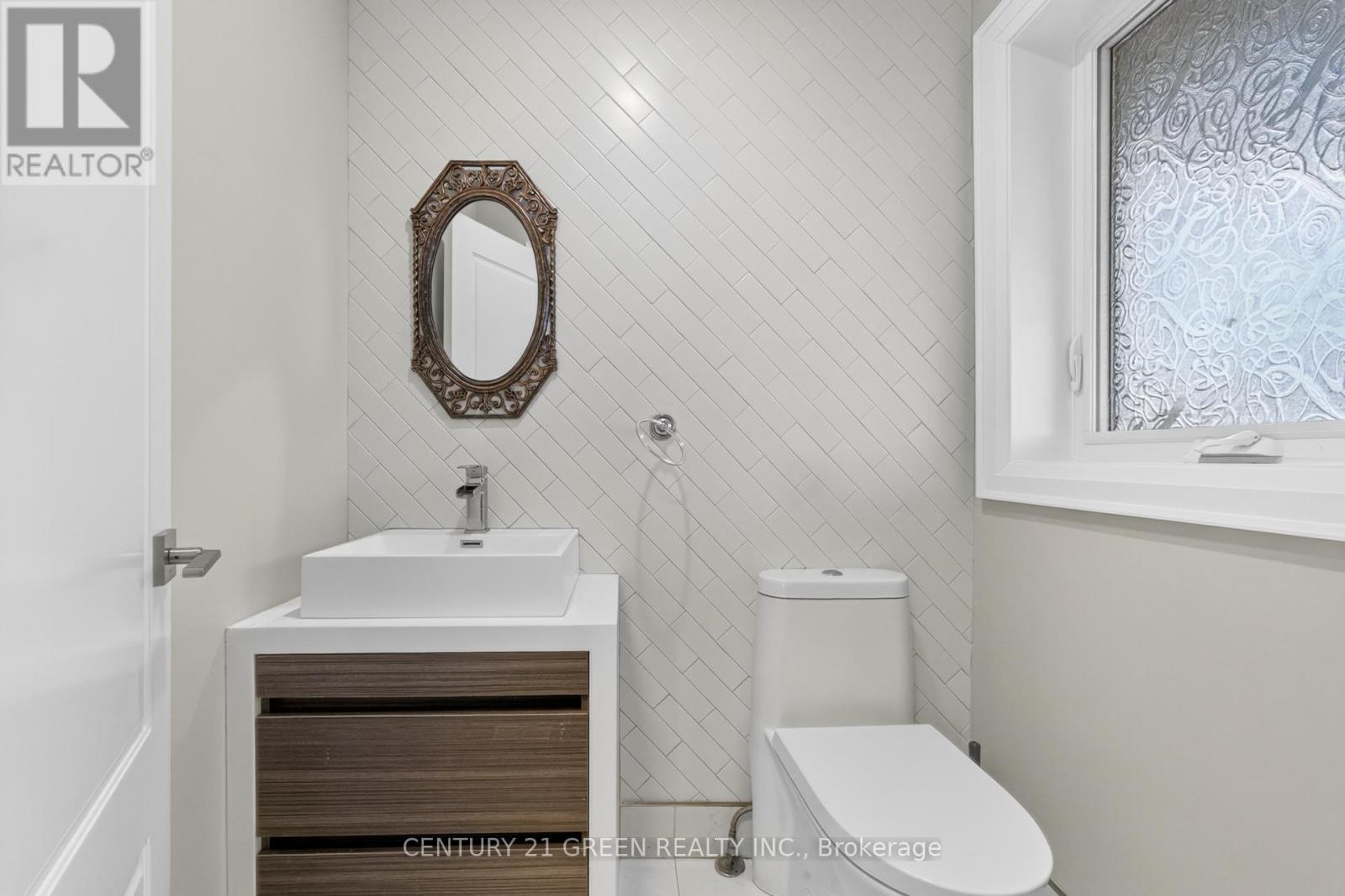 4512 Tremaine Road, Milton, Ontario  L9T 2Y1 - Photo 7 - W12505322