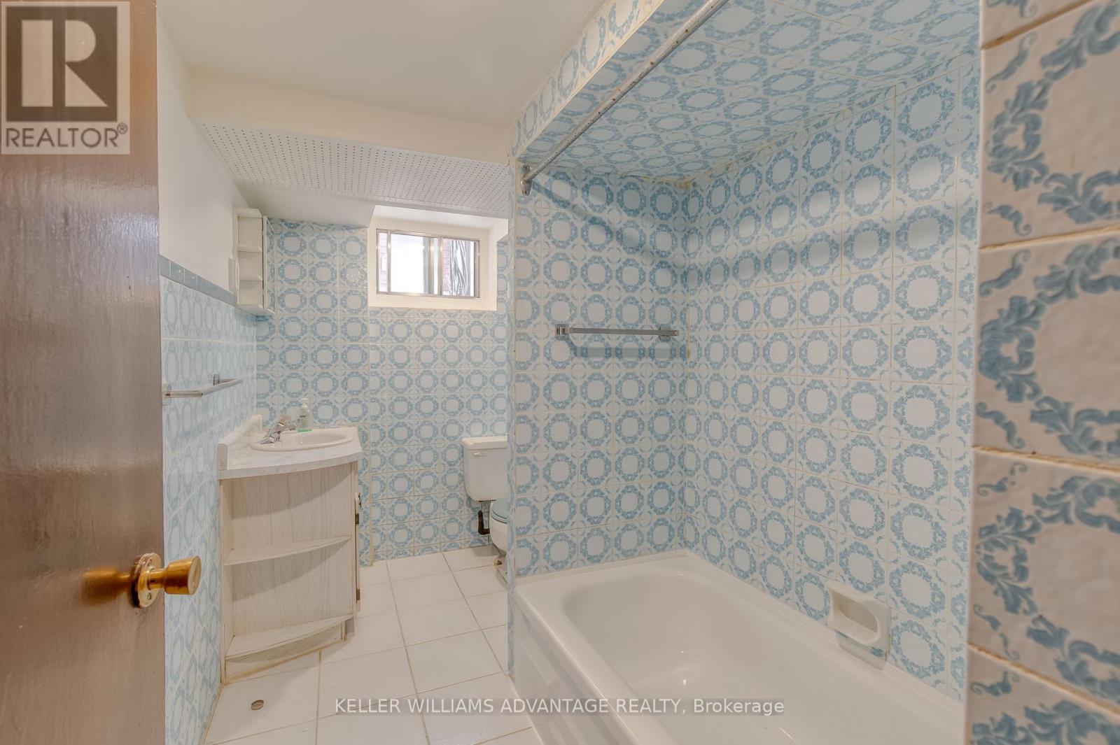 1837 Davenport Road, Toronto, Ontario  M6N 1B8 - Photo 18 - W12505336