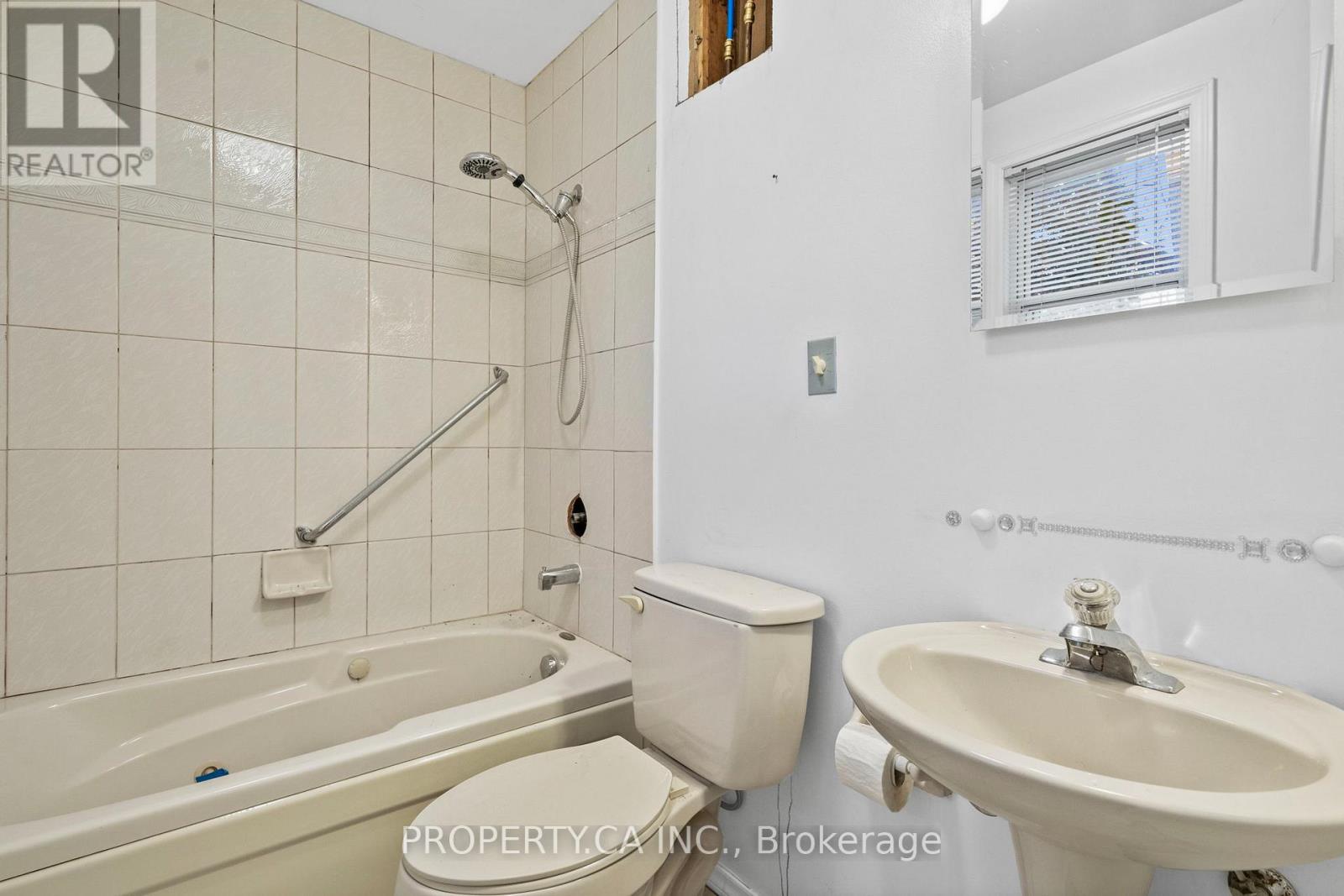 3 Ambleside Avenue, Toronto, Ontario  M8Z 2H5 - Photo 18 - W12505352